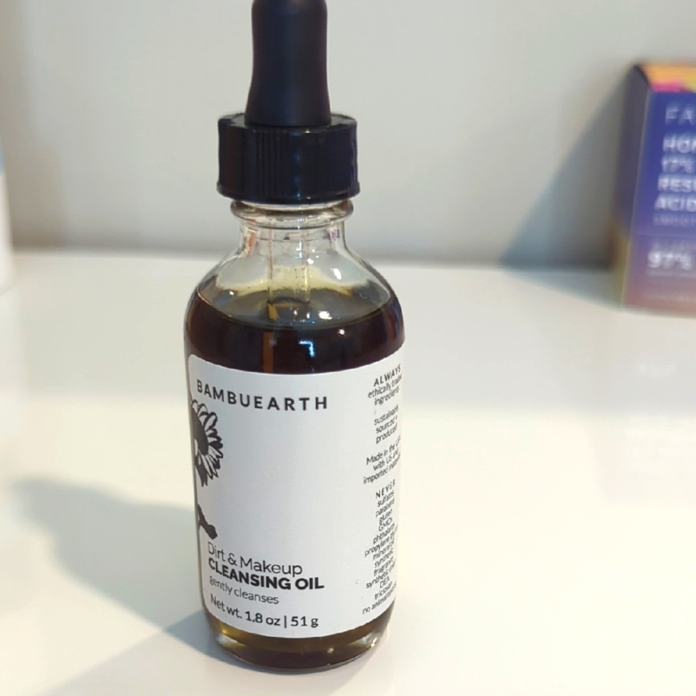 NWOT Bambu Earth Cleansing Oil